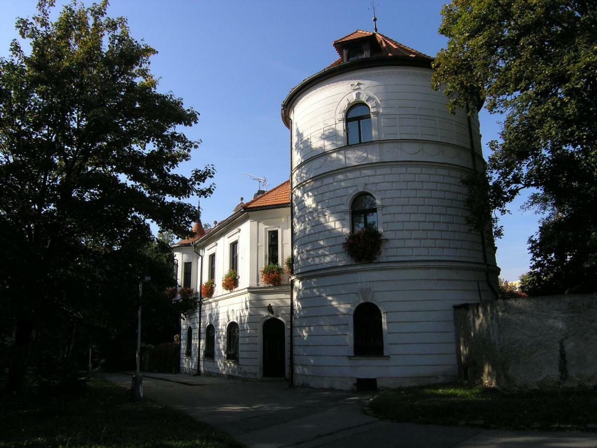 Pension Vetrnik Prague Exterior photo